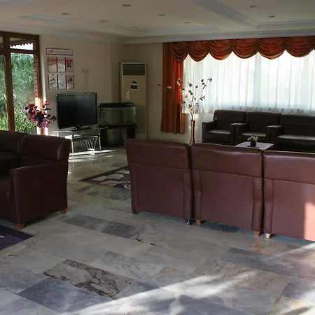 Ozgurhan فندق 2*